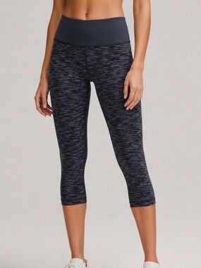 Lululemon Athletica High Rise Capri Leggings Grey Space Dye Yoga Athletic Size 2